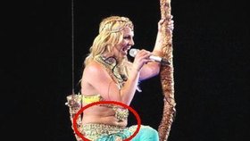 Britney Spears predviedla okrem svojej šou aj nadbytočné kilá.