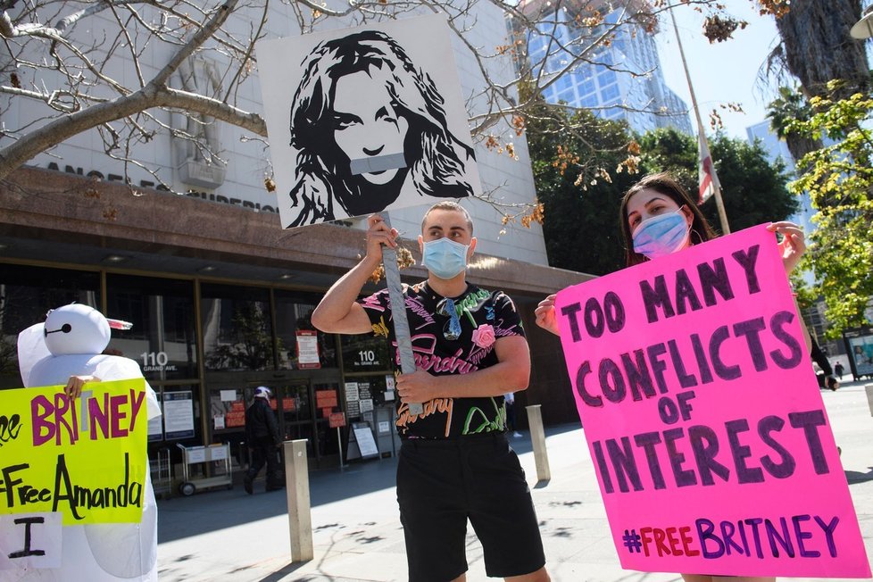 Fanoušci protestující proti opatrovnictví Britney