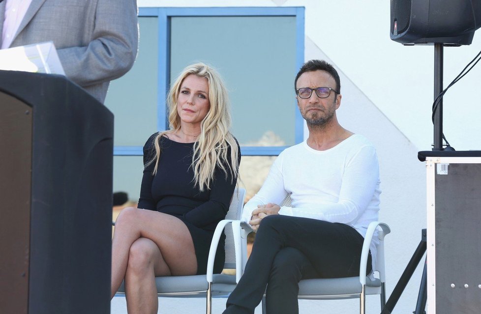 Britney se svým manažerem Larry Rudolphem