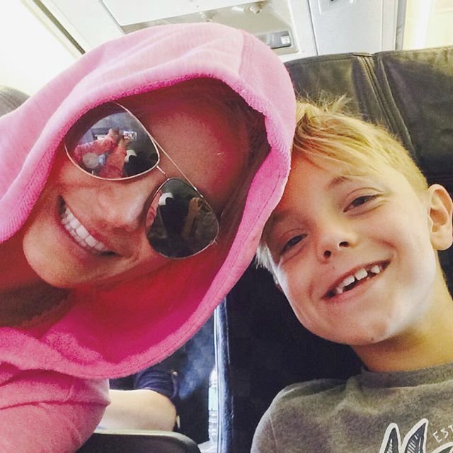 Britney Spears se synem na cestě na Havaj