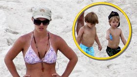 Britney Spears si užívá pláže Karibiku se svými dětmi