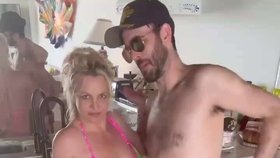Britney Spears a její asistent Cade Hudson