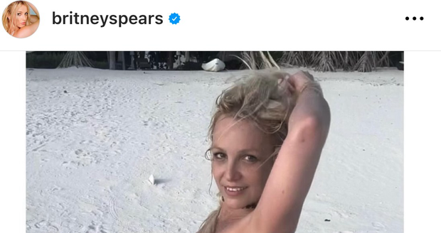 Britney se svlékla ve Francouzské Polynésii.