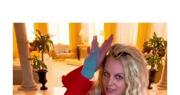 Na neurologické obtíže prý Britney pomáhá tanec...