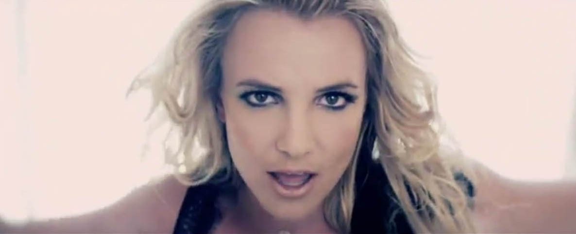 Britney Spears ve videu k písni Criminal