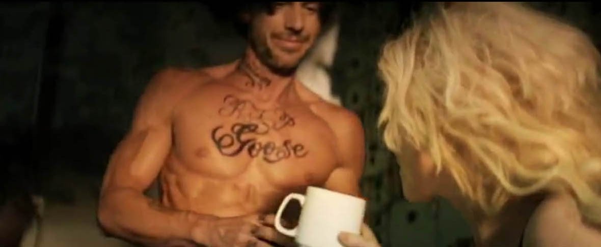 Britney Spears ve videu k písni Criminal