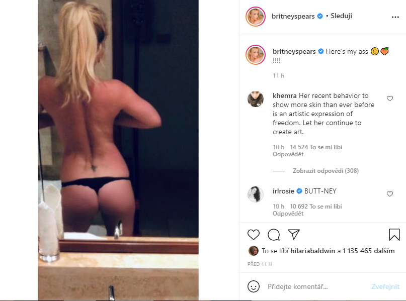 Britney Spears se pochlubila zadečkem v tangách.