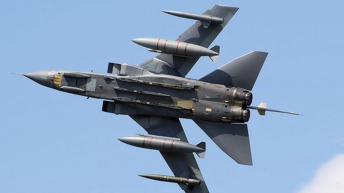 Britský vojenský letoun Panavia Tornado