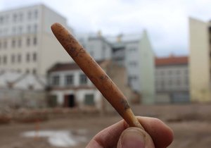 Kostěný nástroj z Bratislavské ulice, který podle archeologů sloužil coby rydlo při zdobení keramiky.