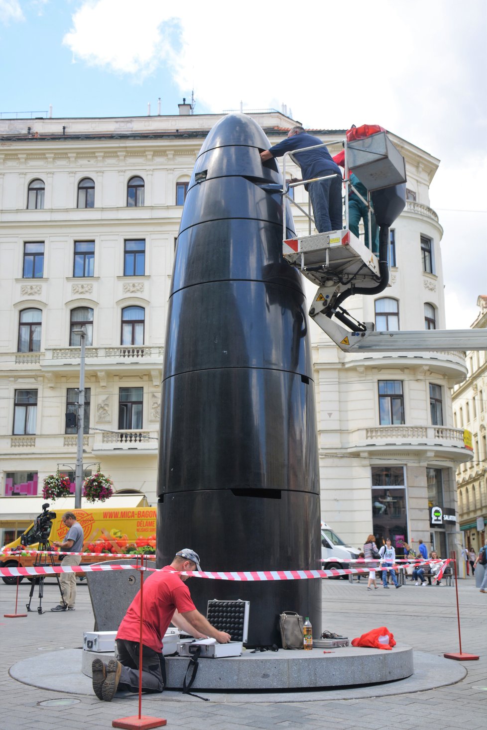 Nad podobou brněnského orloje kroutí hlavou Brňané a návštěvníci už téměř 10 let.