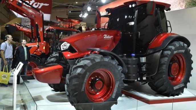 Brněnský výrobce traktorů Zetor tractors představil na veletrhu v německém Hannoveru svou designovou budoucnost, kterou navrhla slavná italská karosářská společnost Pininfarina