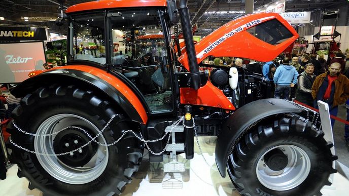 Jeden z nových traktorů Zetoru s názvem Forterra HD.