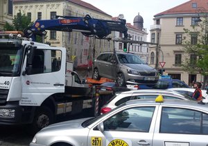 Parkování je v Brně problém. Částečně řešit by ho mohly parkovací zóny.