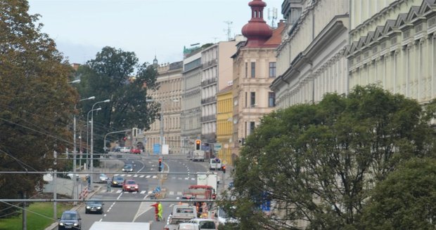 Parkování je v Brně naprosto nedostačující, radní chtějí jeho cenu nyní razantně zvýšit.