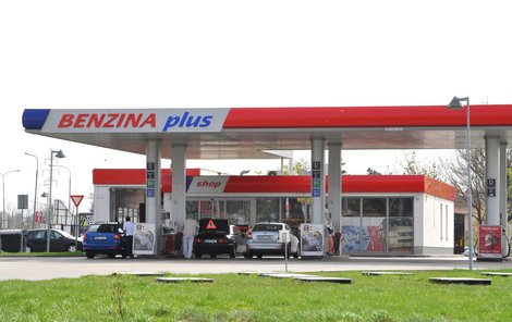 Benzina v Kaštanové ulici v Brně: Natural 95 36,90 Kč Diesel 35,80 K