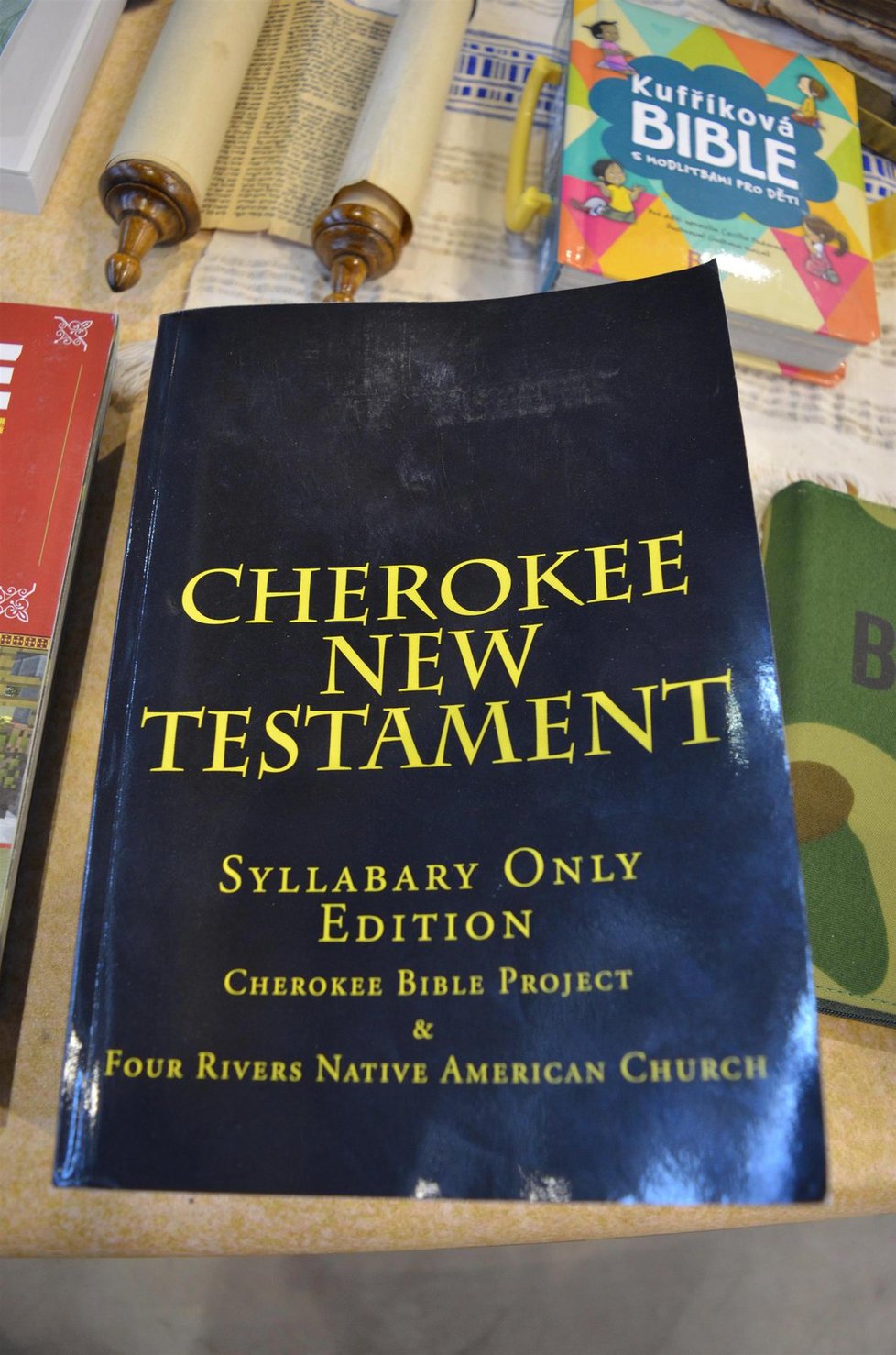 Biblický Nový zákon v jazyku indiánského kmene Cherokee