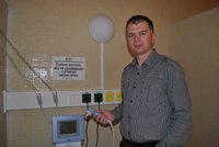 V brněnské nemocnici léčí humor: Pacienti, neodpojujte se z přístrojů!