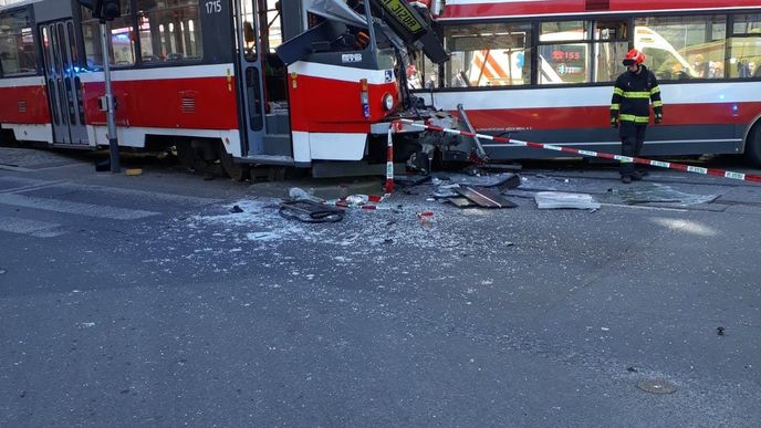 Nehoda tramvaje a trolejbusu Brně