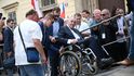 Odpůrci sjezdu sudetských Němců zaplnili Dominikánské náměstí v Brně. Odpůrci sjezdu sudetských Němců zaplnili Dominikánské náměstí v Brně.
