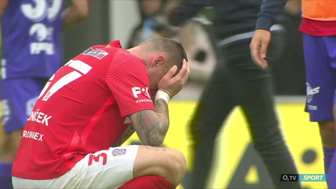 Řezníček nedal dvě penalty a poprvé brečel: Asi nejhorší moment v kariéře Řezníček nedal dvě penalty a poprvé brečel: Asi nejhorší moment v kariéře