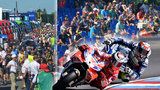 Grand Prix Brno: Vedro a davy na tribunách, peklo na silnicích a idyla na okruhu