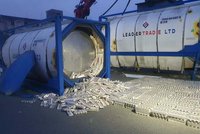 Obří nelegální výrobna cigaret na jihu Moravy! 24 zadržených, stát připravili o 326 milionů