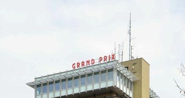 Bývalá kavárna Grand Prix v Brně opět ožívá. Kohoutovice v ní pořadají jednání rady, vítají nové občánky a pořádají přednášky.