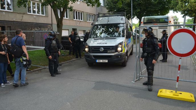 Policie zadržela osm lidí kvůli přidělování městských bytů v Brně