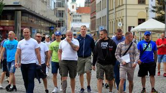 Trestná komanda nácků nesmíme tolerovat ani v Brně, když jdou po Hollanovi
