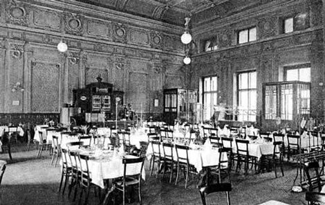 Restaurace v dobách své největší slávy před přibližně 100 lety.