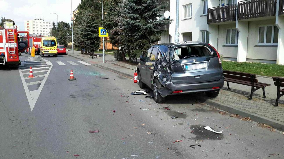 Řidič dostal infarkt za volantem: Náklaďákem v Brně naboural 21 aut!