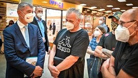 Očkovací centrum v Brně v nákupním centru Olympia a premiér Andrej Babiš (21. 7. 2021)