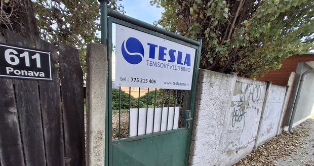 Tenisový areál Tesly Brno, na kterém plánuje soukromý developer rozsáhlou výstavbu.