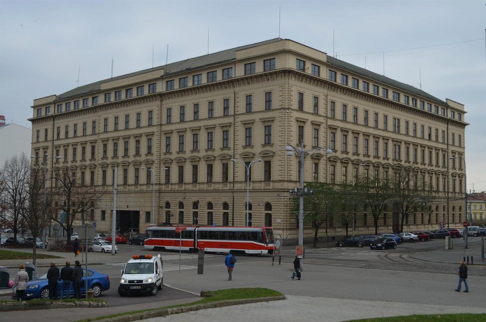 Palác na Malinovského náměstí 3 v Brně. Nový úřad může vzniknout jeho přístavbami