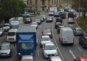 Projet Brnem není snadné. Řidiči narazí na kolony téměř všude.