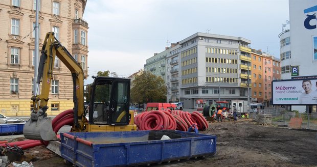 Hlavní dopravní tepna v centru Brna, Koliště, je beznadějně přetížená.