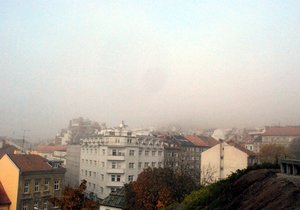 Brno je opět pod peřinou smogu, doprava zdarma zatím ale nebude.