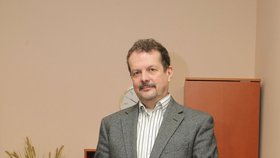 Mluvčí brněnských žalobců Jan Petrásek se domnívá, že by Přikrylovo stíhání mohlo souviset s obviněním jeho partnerky Ivety Čehovské.
