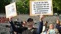 Zástupci sudetských Němců i dvě z Wintonových dětí dnes v Brně společně uctili památku obětí holokaustu. Zástupci sudetských Němců i dvě z Wintonových dětí dnes v Brně společně uctili památku obětí holokaustu.