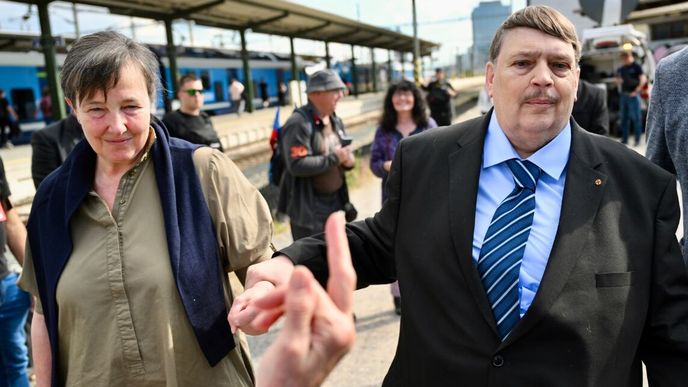 Zástupci sudetských Němců i dvě z Wintonových dětí dnes v Brně společně uctili památku obětí holokaustu. Zástupci sudetských Němců i dvě z Wintonových dětí dnes v Brně společně uctili památku obětí holokaustu.