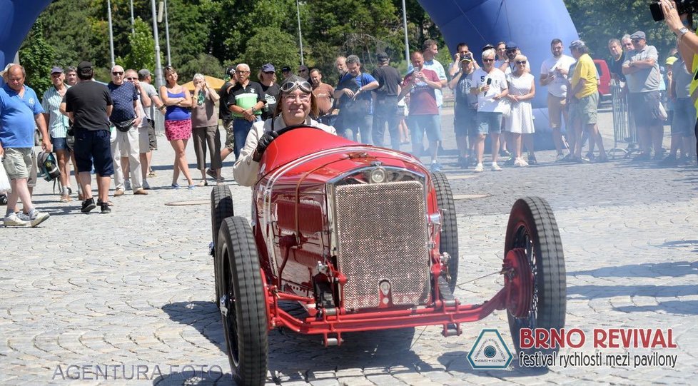 Neuvěřitelně vzácná sestava historických automobilů a motocyklů se představí návštěvníkům sobotní výstavy, srazu a burzy Brno Revival na výstavišti v Pisárkách.
