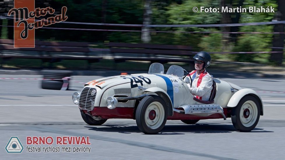 Neuvěřitelně vzácná sestava historických automobilů a motocyklů se představí návštěvníkům sobotní výstavy, srazu a burzy Brno Revival na výstavišti v Pisárkách.