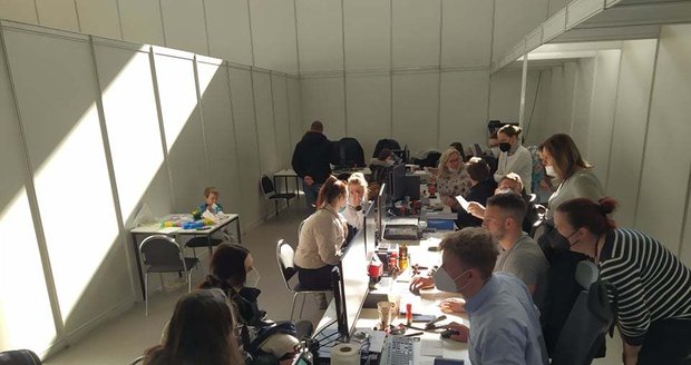 Na výstavišti Brno zahájilo provoz asistenční centrum pro uprchlíky z Ukrajiny 