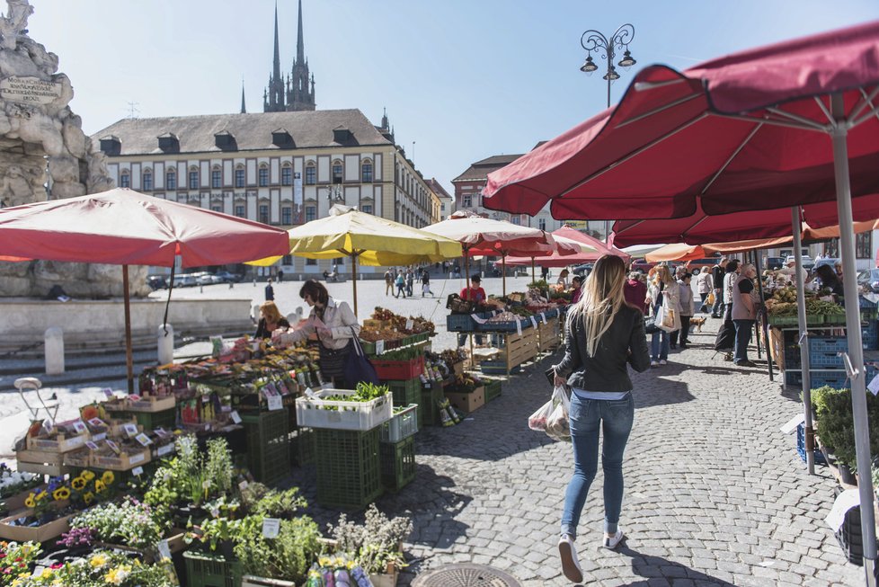 Zelný trh v Brně: Stánků je nejméně za poslední roky, může za to EET!