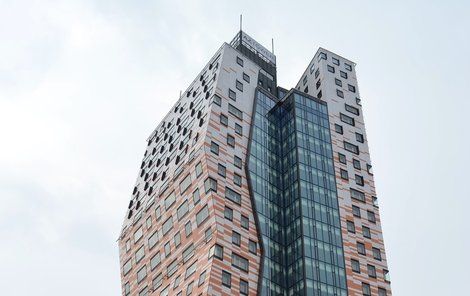 AZ Tower přebírá primát nejvyššího domu.