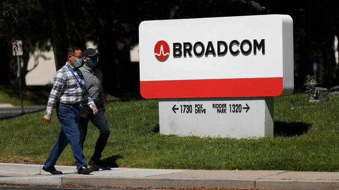 Americký výrobce polovodičů a softwaru Broadcom jedná o převzetí softwarové společnosti VMware za 60 miliard dolarů (1,4 bilionu korun).