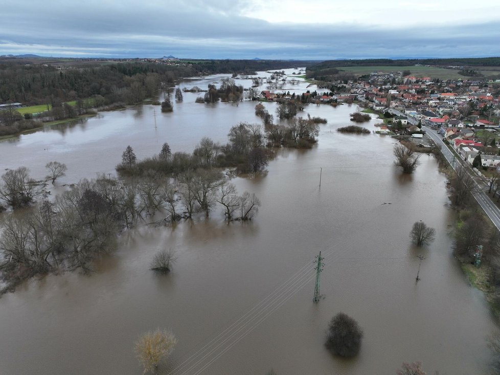 Záplavy v městysu Brodce ve Středočeském kraji (26. 12. 2023)