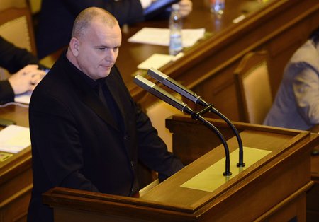 Bronislav Schwarz ve Sněmovně během hlasování o vydání k trestnímu stíhání