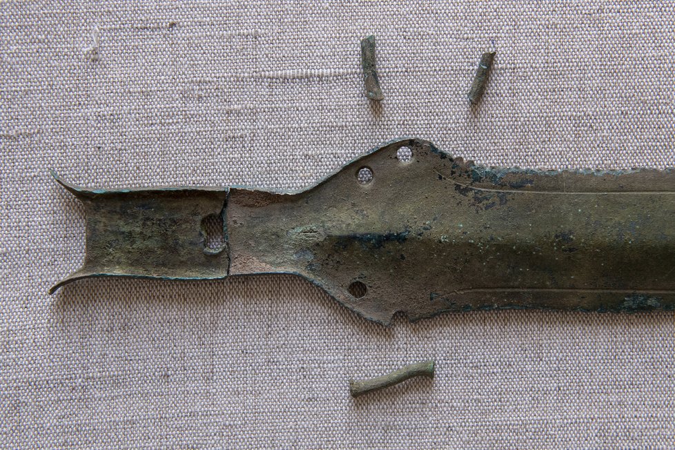 Nálezce na Rychnovsku objevil bronzový meč starý přes 3000 let