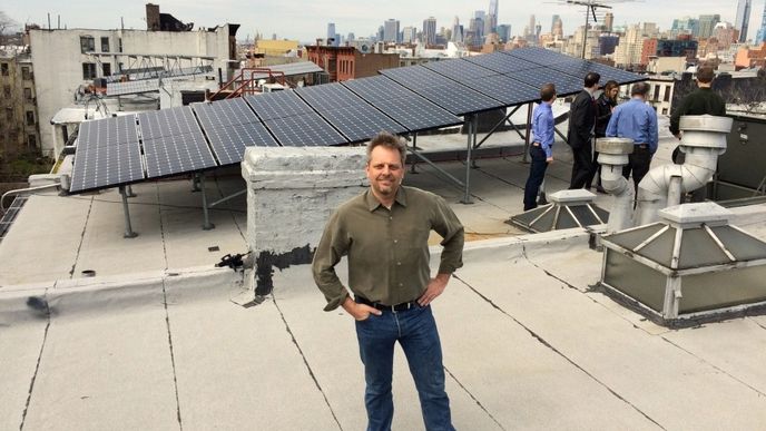 Obyvatelé Brooklynu nakoupili solární panely a zapojili se do projektu Brooklyn Microgrid